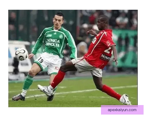 圣埃蒂安定位球表现稳健，近期进攻战术逐渐形成威胁。