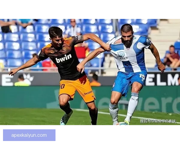 布鲁诺·费尔南德斯本赛季英超表现稳健，持续提升中场影响力